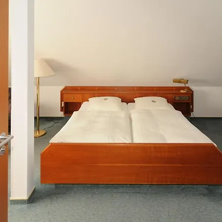 Alfa 4* Neu-Isenburg